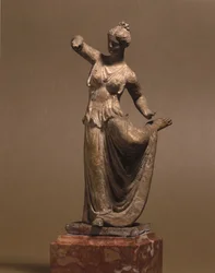 Civilisation mycénienne : danseuse de Tanagra, IIIe siècle av. J.-C., Museo della Scala, Milan