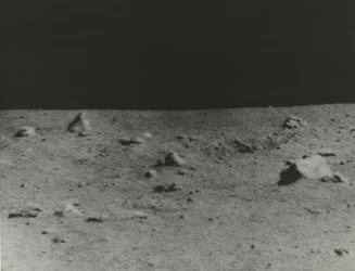 [Surface lunaire photographiée par Surveyor V], 1967