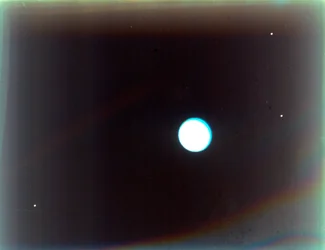 Uranus avec les satellites Miranda, Ariel et Umbriel, de Voyager 2, 24 janvier 1986