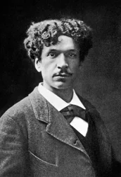 Charles Cros (1842-1888), il découvrit la technique de la photographie en couleurs en 1869 et inventa le principe du phonographe-gramophone en 1876, photographie par Nadar, vers 1871