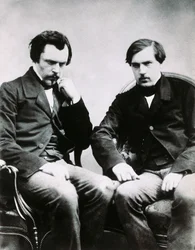 Les frères Edmond de Goncourt (1822-1896) et Jules Huot de Goncourt (1830-1870), écrivains français, photo de Félix Nadar (1820-1910)