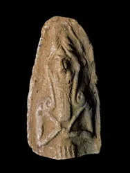 Civilisation sumérienne : figurine de dieu guerrier. Sculpture en terre cuite
