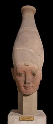 Tête de pharaon portant la couronne blanche de la Haute-Égypte