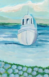 Bateau blanc, hortensias bleus