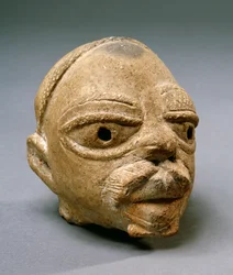 Tête (terre cuite)