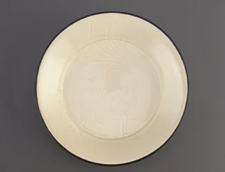 Plat en Ding avec décoration incisée de canards, province du Hebei, 11e-début 12e siècle