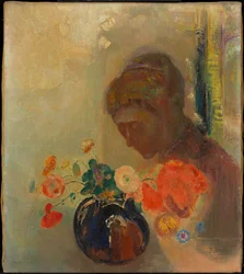 Femme avec un vase de fleurs