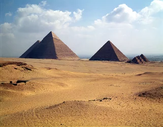 Vue des pyramides de Khéops, Khéphren et Mykérinos