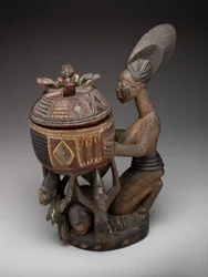 Figure féminine agenouillée avec bol (olumeye), vers 1910-1938