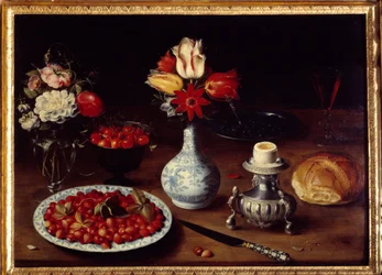Nature morte avec vase de fleurs. Bouquets de tulipes et d
