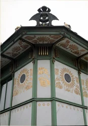Art nouveau : vue du pavillon de la station de métro Karlsplatz (aujourd