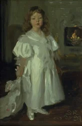Une petite fille, Helga Melchior, en robe longue