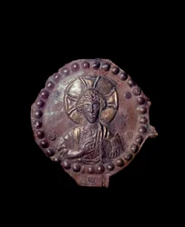Christ bénissant (relief sur médaillon, Ve-VIe siècle)