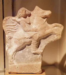 Statue de cavalier parthe (terre cuite)