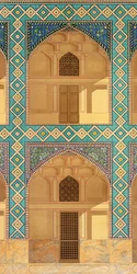 Détail des arcades de la cour dans la Medrese-i-Shah-Hussein, Isfahan
