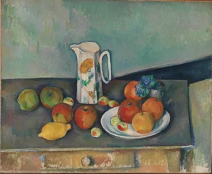 Nature morte, pot à lait et fruits sur une table