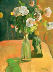 Roses et statuette