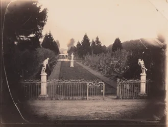 Scène de jardin avec statuaire,v. 1853 (photo)