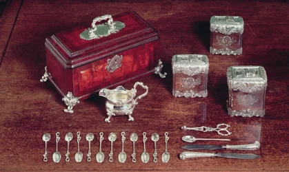 Équipage à thé, vers 1735 (argent et bois)