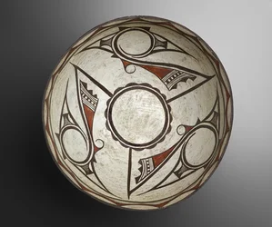Bol à pâte avec motifs géométriques