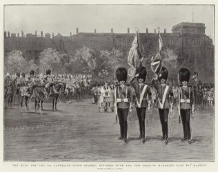 Le roi et le 3e bataillon des Scots Guards, les officiers avec les nouvelles couleurs défilant devant Sa Majesté