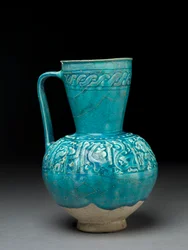 Cruche avec décoration moulée, Iran, 12ème siècle