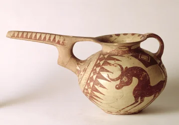 Vase à bec verseur avec des motifs décoratifs symbolisant le soleil et la lune, de Sialk, Iran, Ier millénaire av. J.-C.