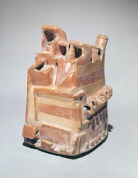 Vase en forme de structure, Mochica