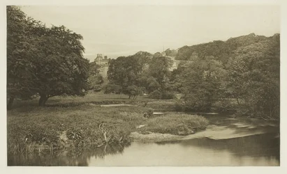 Haddon Hall, depuis les prairies