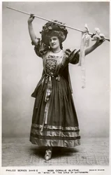 Miss Coralie Blythe en Mitzi, vers 1908