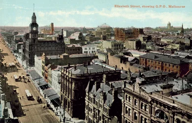 Elizabeth Street, montrant le GPO, Melbourne