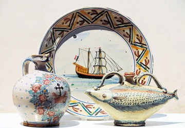 Objets exposés au Musée de la céramique de Vietri, Vietri sul Mare, Campanie, Italie