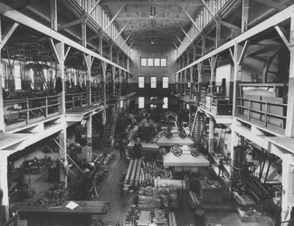 Vue intérieure du nouvel atelier de machines à Hagley Yard, 1905
