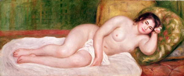 Femme nue sur un canapé