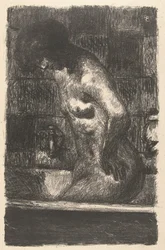 Femme debout dans sa baignoire