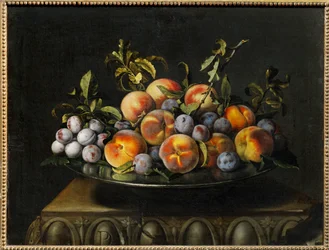 Prunes et peches sur un plat - Prunes and peaches on a plate …