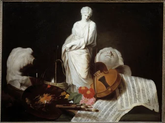 Les attributs des Arts Palette de peintre, violon, partitions, sculpture