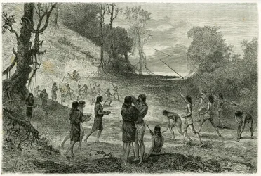 Jeux de javelot entre 2 tribus de Zaparros, les hommes pratiquent et les femmes tournent autour des joueurs sans crainte et leur servent des boissons. Gravure par Vignal, pour illustrer l