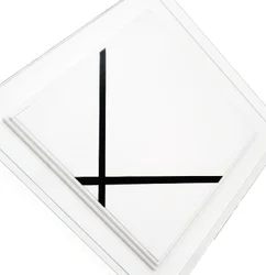 Composition en losange avec deux lignes