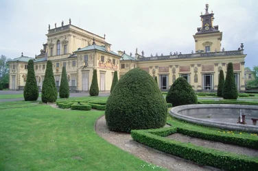 Vue extérieure du palais et des jardins