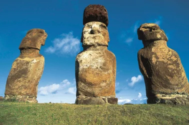 Statues moaï, parc national de Rapa Nui, île de Pâques, Chili