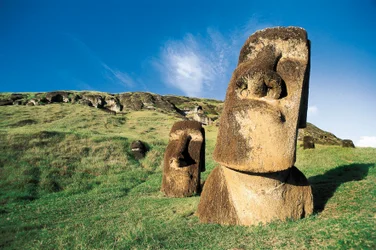 Statues moaï, parc national de Rapa Nui, île de Pâques, Chili