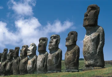 Statues moaï, parc national de Rapa Nui, île de Pâques, Chili
