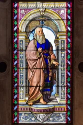 Gênes, Duomo (cathédrale Saint-Laurent), chapelle de Saint Jean-Baptiste : vitraux de Pompeo Bertini