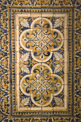 Carreaux à motifs quadrilobés avec bordure (céramique)