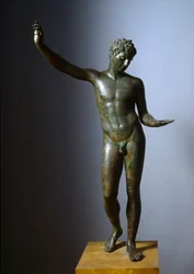 Art grec : « Le jeune homme de Marathon » (éphèbe), statue d