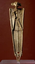 Statuette de femme (Tunjo) en or. 15e-17e siècle. Bogota, Musée de l
