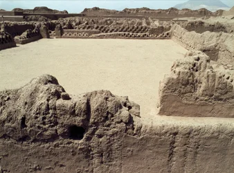Culture Chimu : vue de la ville précolombienne de Chanchan, 850-1470 AD