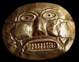 Civilisation précolombienne Calima : masque funéraire en or. 7e-15e siècle