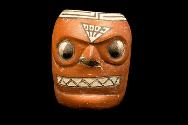 Céphalomorphe en céramique / Culture Wari (ou Huari) (terre cuite)
